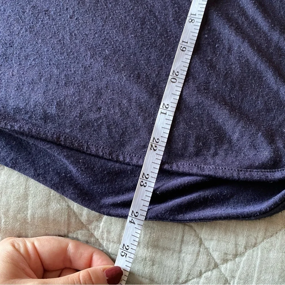 BR Navy Shimmer vneck top size small - Picture 4 of 6